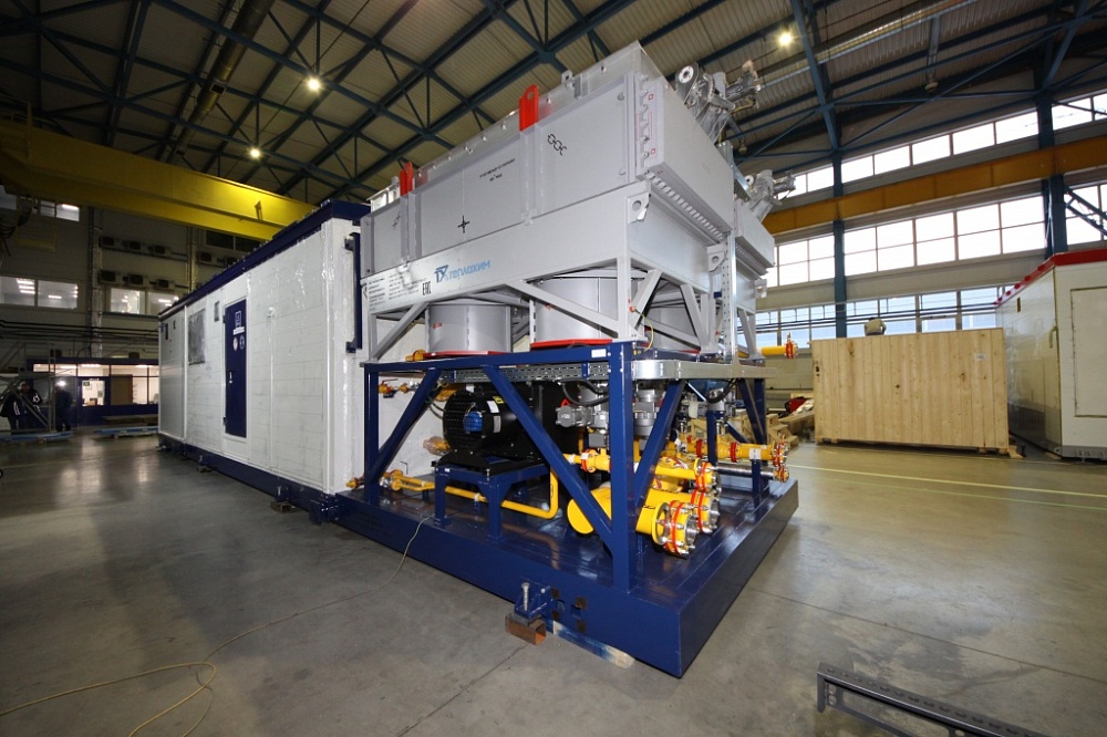 MCU001. Mobile compressor unit (Gazromneft - Noyabrskneftegaz LLC)